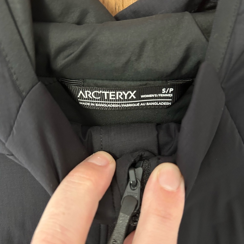 Arc'teryx Atom Insulated Hoody - Women’s Black Size Small - Picture 4 of 5